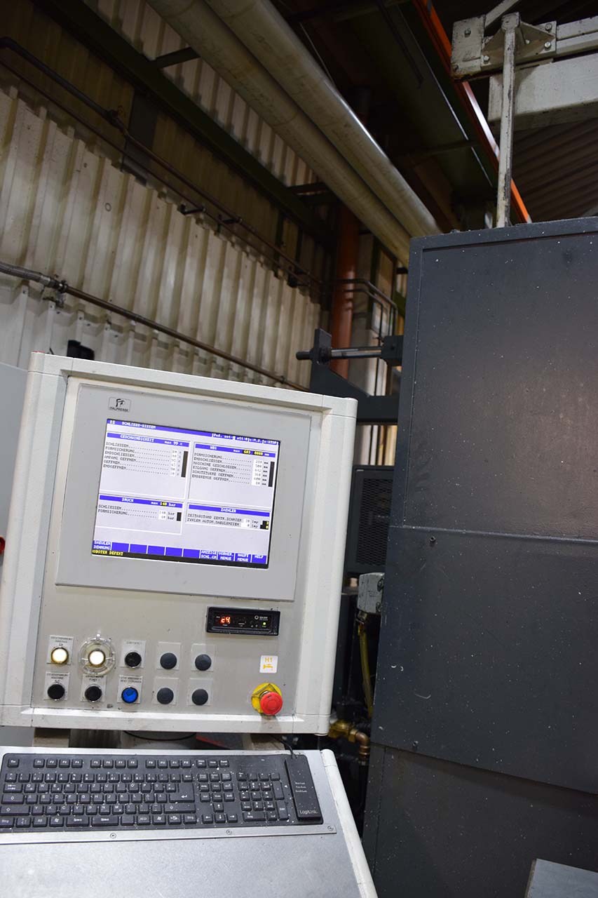 Máquina de fundición a presión de cámara fría Italpresse IP 550 TC KK1664, usada