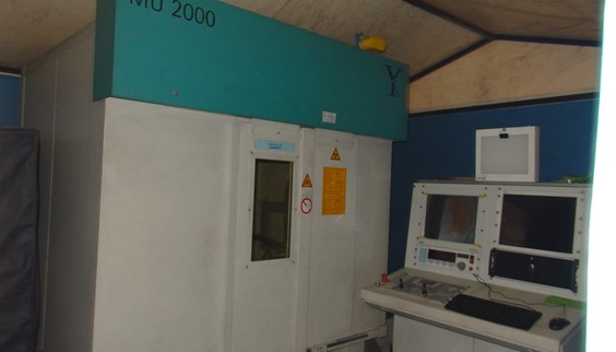 Máquina de rayos X Yxlon MU 2000 ZU2253, usada